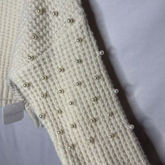 Altar'd State Pearled Ivory Crew Neck Sweater with Pearl Embellishments. Size M. - Picture 4 of 10